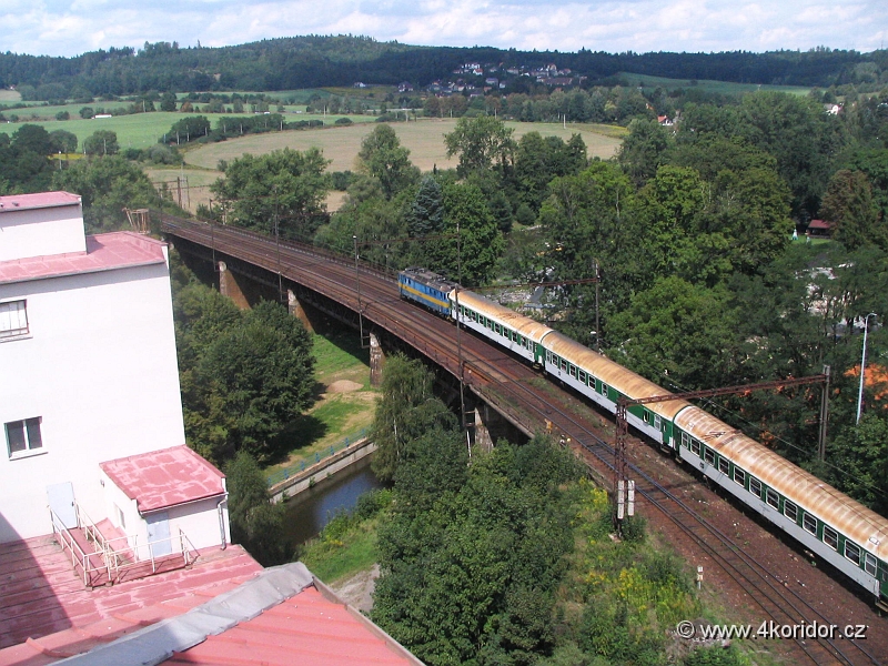 IMG_2193.JPG - ...most přes Sázavu