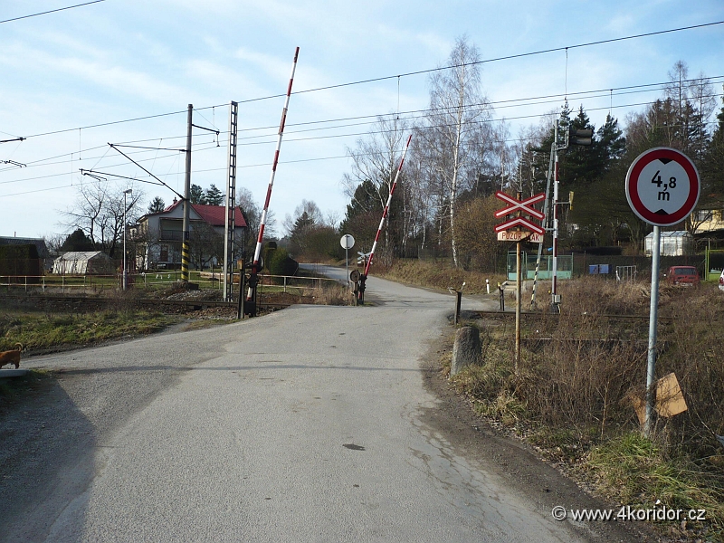 P1010020.jpg - Přejezd z opačné strany