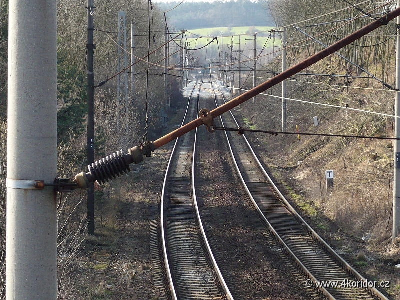 P1010029.jpg - V lednu 2008 zde již jsou kolejové spojky