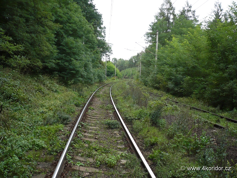 P1000680.JPG - Ze stejného místa k Čerčanům