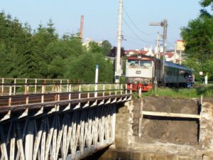 České Velenice - výměna mostní ocelové konstrukce přes řeku Lužnici