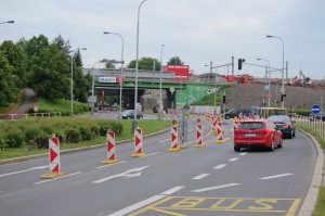 Praha-Hostivař - spouštění mostu přes Průmyslovou 22.5.2015