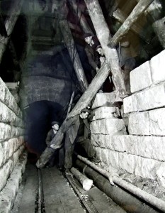 Zdění střední opěry 