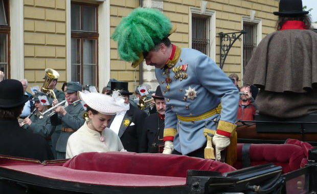 Arcivévoda s hraběnkou Chotkovou (prvomájové oslavy 2009)